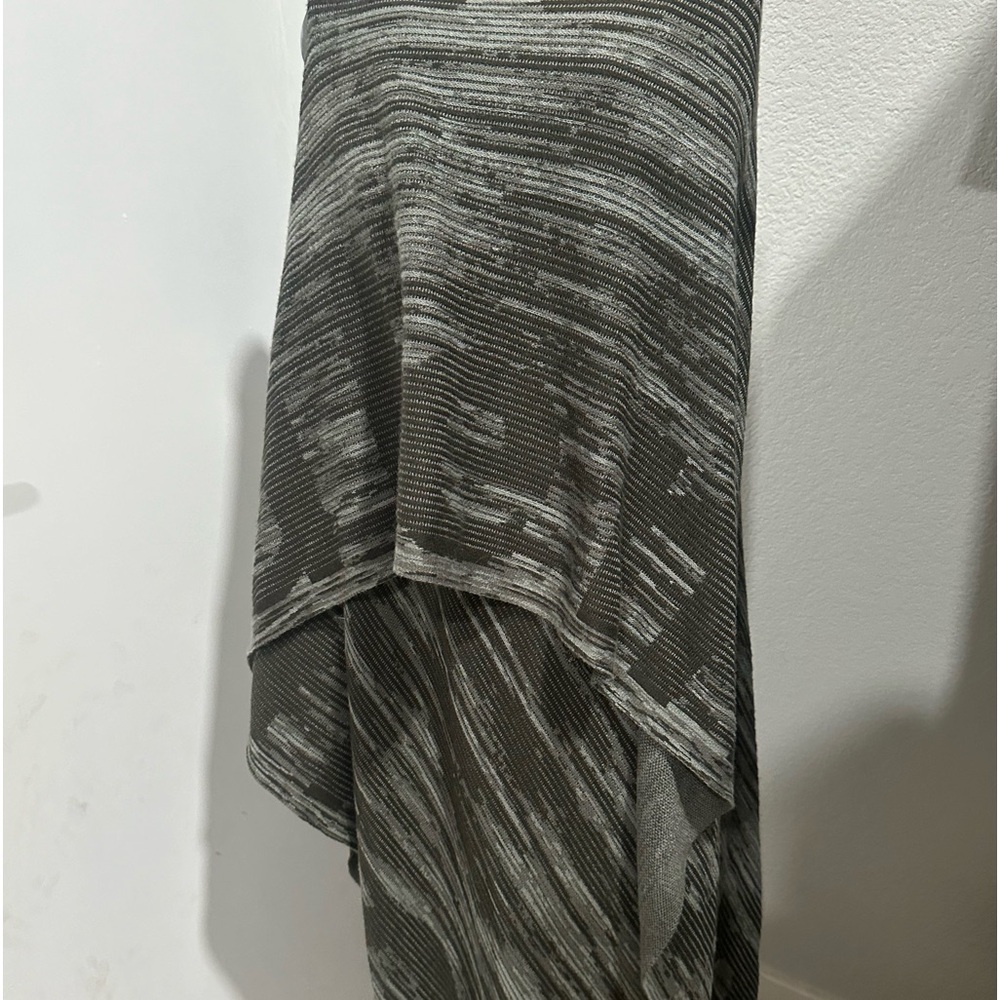 Lululemon The Rest is Written Shawl Wrap - Picture 12 of 12